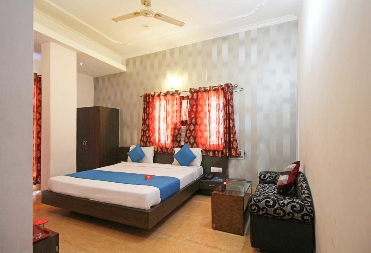 Oyo 4398 Hotel Rajat Grand Varanasi Exterior foto